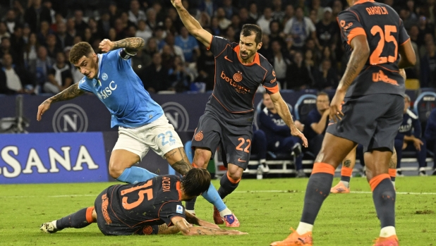 Mi Sports: Der 12-Yard-Call wurde um 8 Sekunden verzögert. Inter Mailand vermutete, dass die 12-Yard-Regelung nicht die Absicht des Schiedsrichters war.