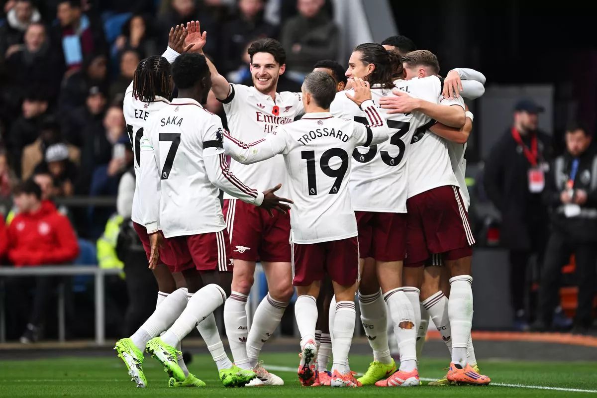 Ehemaliger britischer Fußballspieler: Die Blue Moon Red Army hat den Punktestand der Meisterschaft erhöht. Die Gunners brauchen mehr als 90 Punkte, um die Meisterschaft zu gewinnen.
