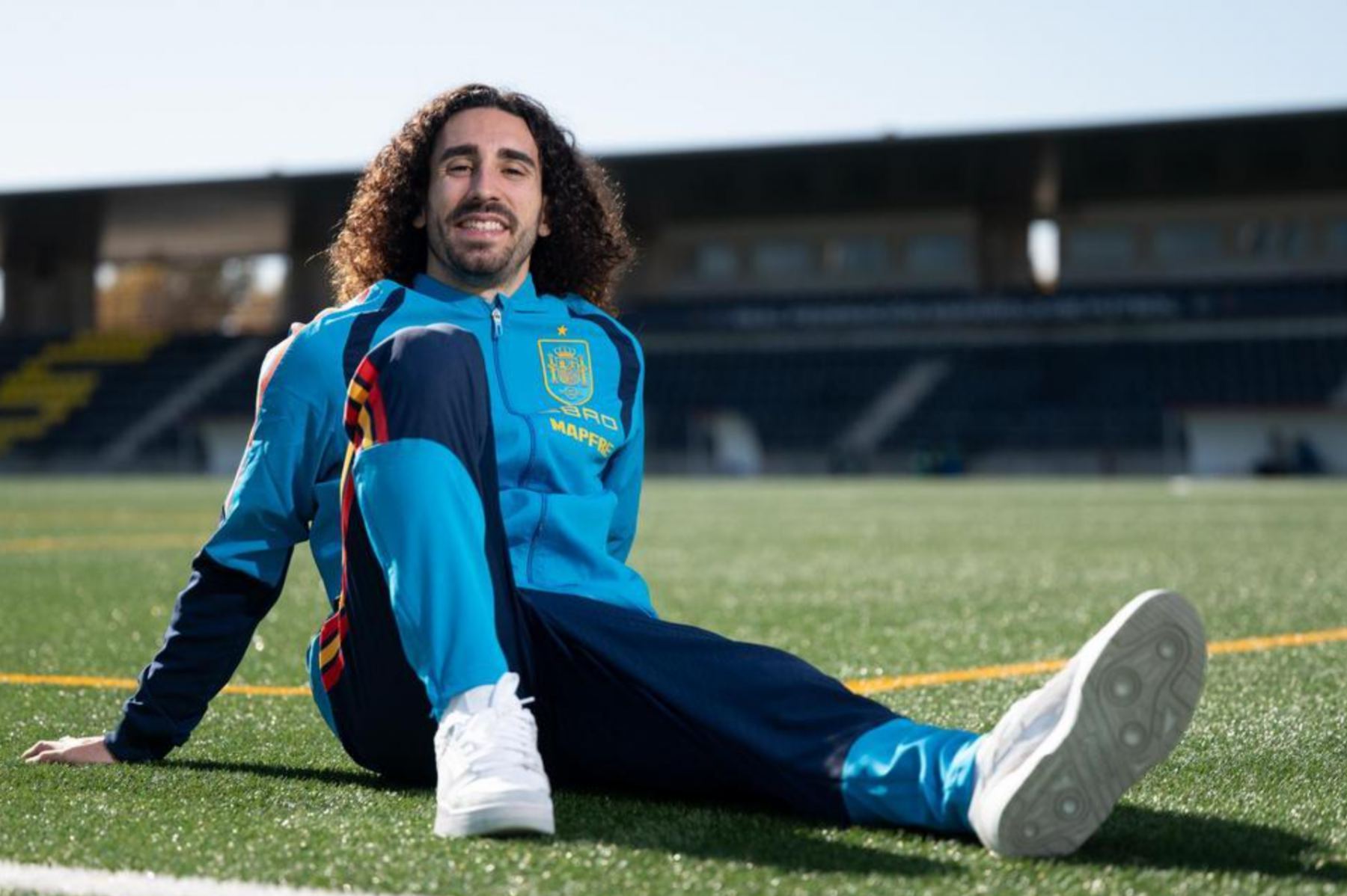 Cucurella: Wenn er die Weltmeisterschaft gewinnt, wird er sich den Kopf rasieren. Dembele ist der am schwierigsten zu bewältigende Stürmer.