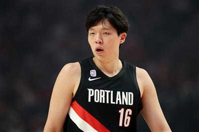 Yang Hansen: Die Trail Blazers feierten ihren ersten Sieg mit Wasserspritzern, und daran wird sich durch den Trainerwechsel nicht viel ändern