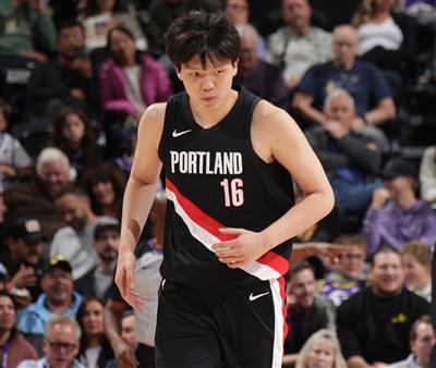 Zeng Lingxu: Die Wirkung dieser fünf Spieler der Trail Blazers ist sehr gut, ganz zu schweigen davon, dass Yang Hansen nicht einmal an Klingen herankommt.