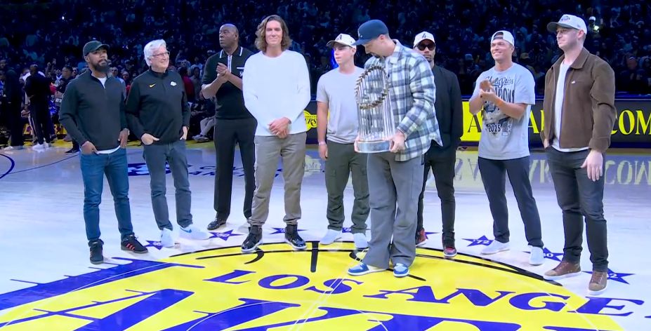 Gleicher Chef! Die Dodgers verfolgen das Spiel Lakers vs. Spurs live