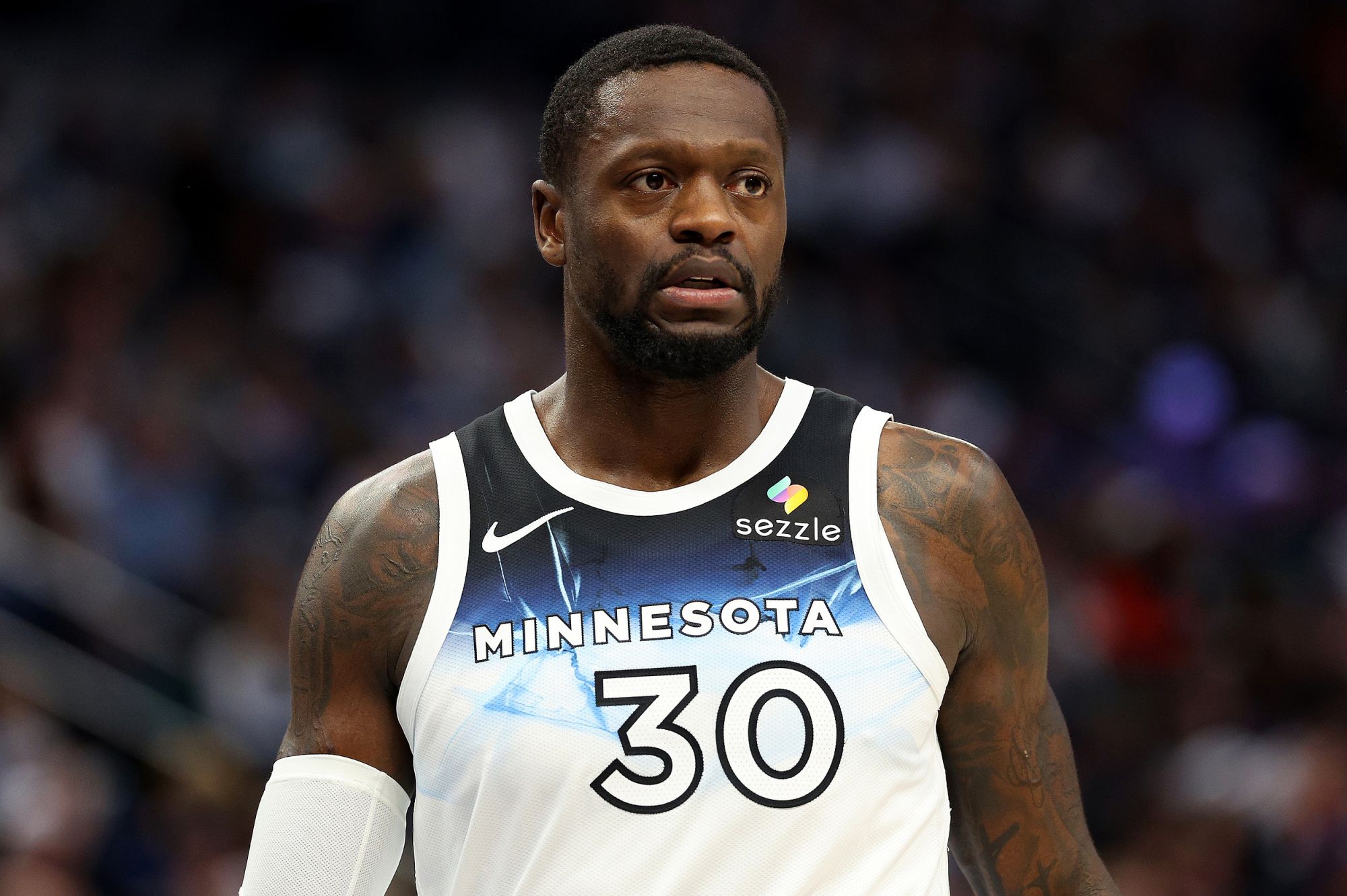 Drei Mitglieder der Timberwolves erzielten in der Halbzeit zweistellige Punkte, aber Edwards hatte nur 5 Punkte und 2 Assists.