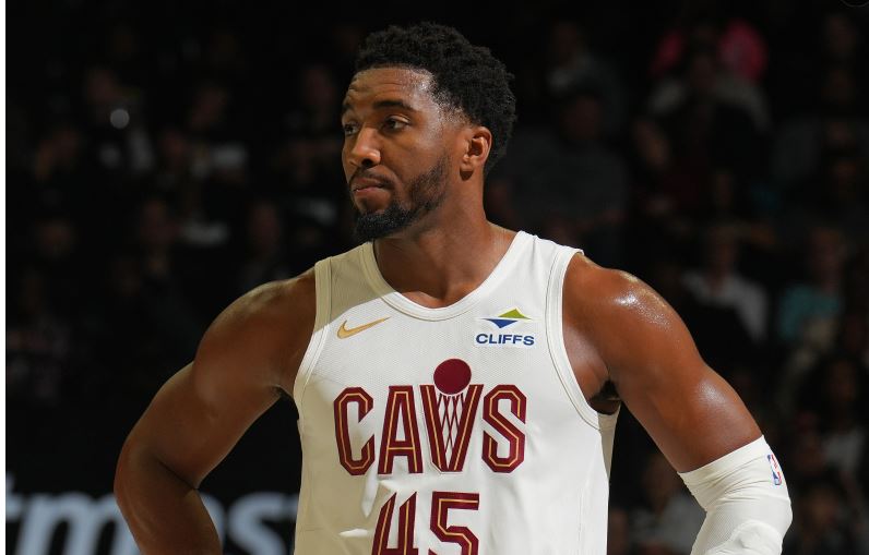 Die Wettbewerbslage ist gut! Mitchell erzielte 21 Punkte und 3 Assists bei 6 von 9 Schüssen in der Halbzeit