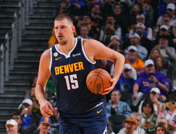 Jokic schaffte 18 von 23 und erzielte 55 Punkte, womit er mit über 50 Punkten der effizienteste fünfte Platz in der Geschichte wurde.
