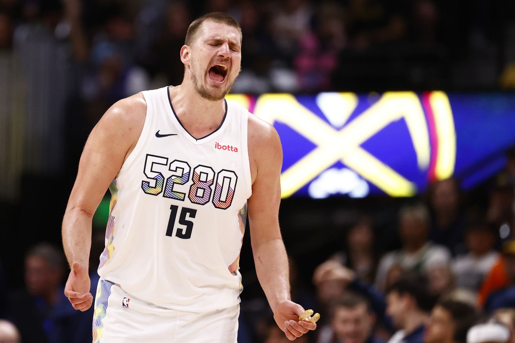 Jokic erzielte zum vierten Mal in seiner Karriere mehr als 50 Punkte in einem einzigen Spiel und übertraf damit den berühmten O'Neal