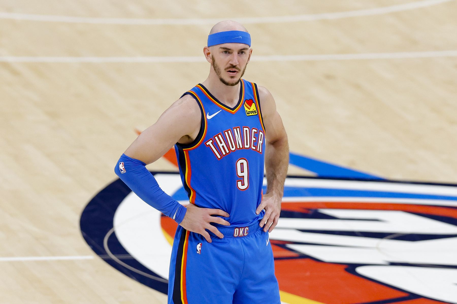 Die Reserve der Lakers erzielte zur Halbzeit nur 2 Punkte, während Caruso der Thunder allein 10 Punkte erzielte.