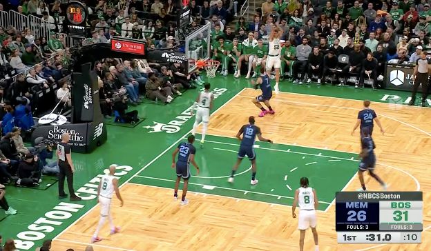 Die Celtics erzielten im ersten Viertel sechs Dreier und White erzielte in einem einzigen Viertel zehn Punkte.