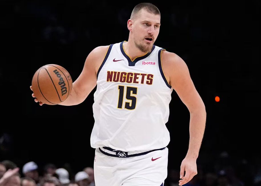 Effizient! Jokic machte 16 von 19 Schüssen und erzielte 35+15+7, was das Team zu 5 Siegen in Folge führte.