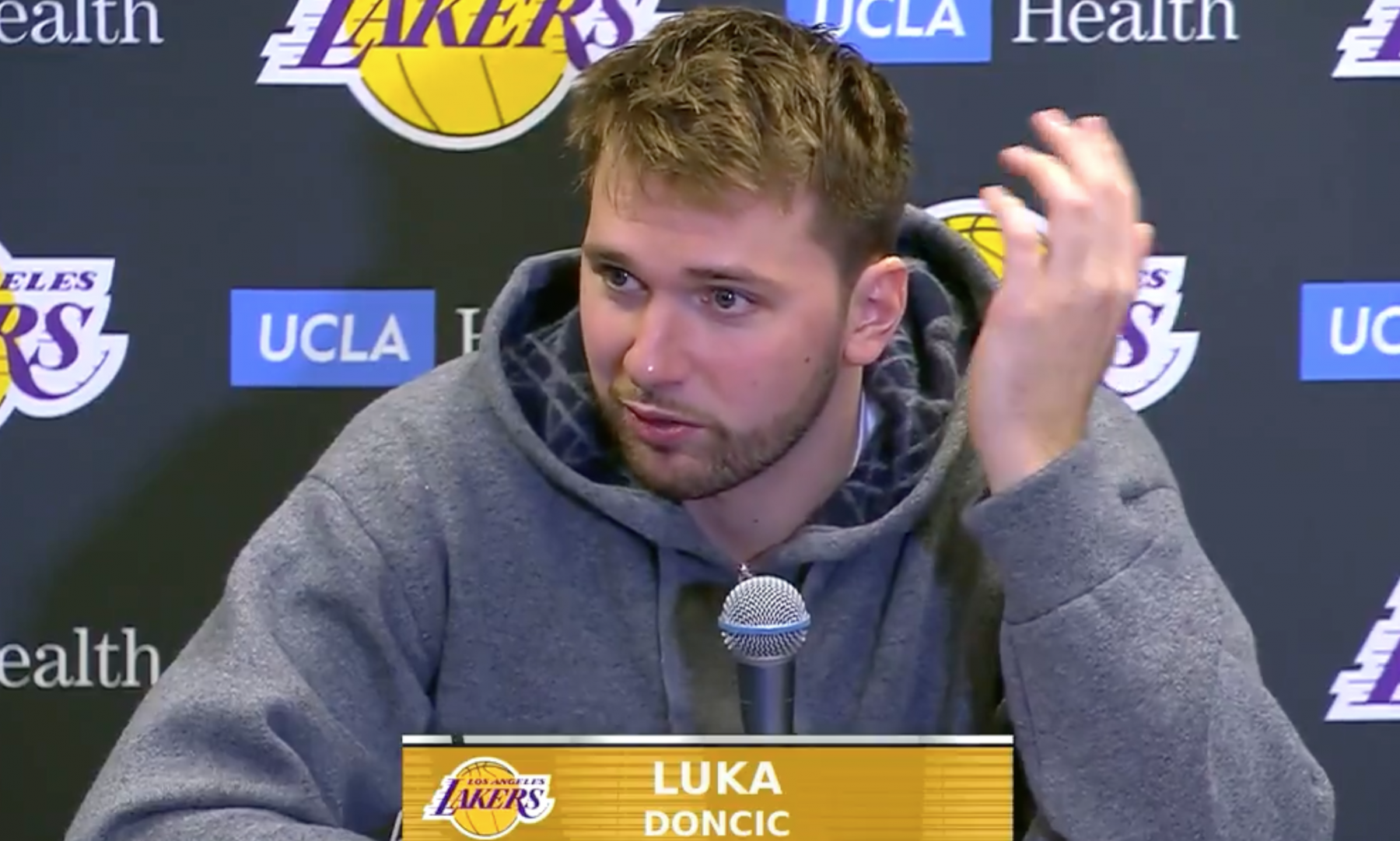 Doncic: Ich war sehr ruhig, als ich zum ersten Mal zu den Lakers kam. Jetzt scherze ich oft mit allen und tausche Beleidigungen aus.