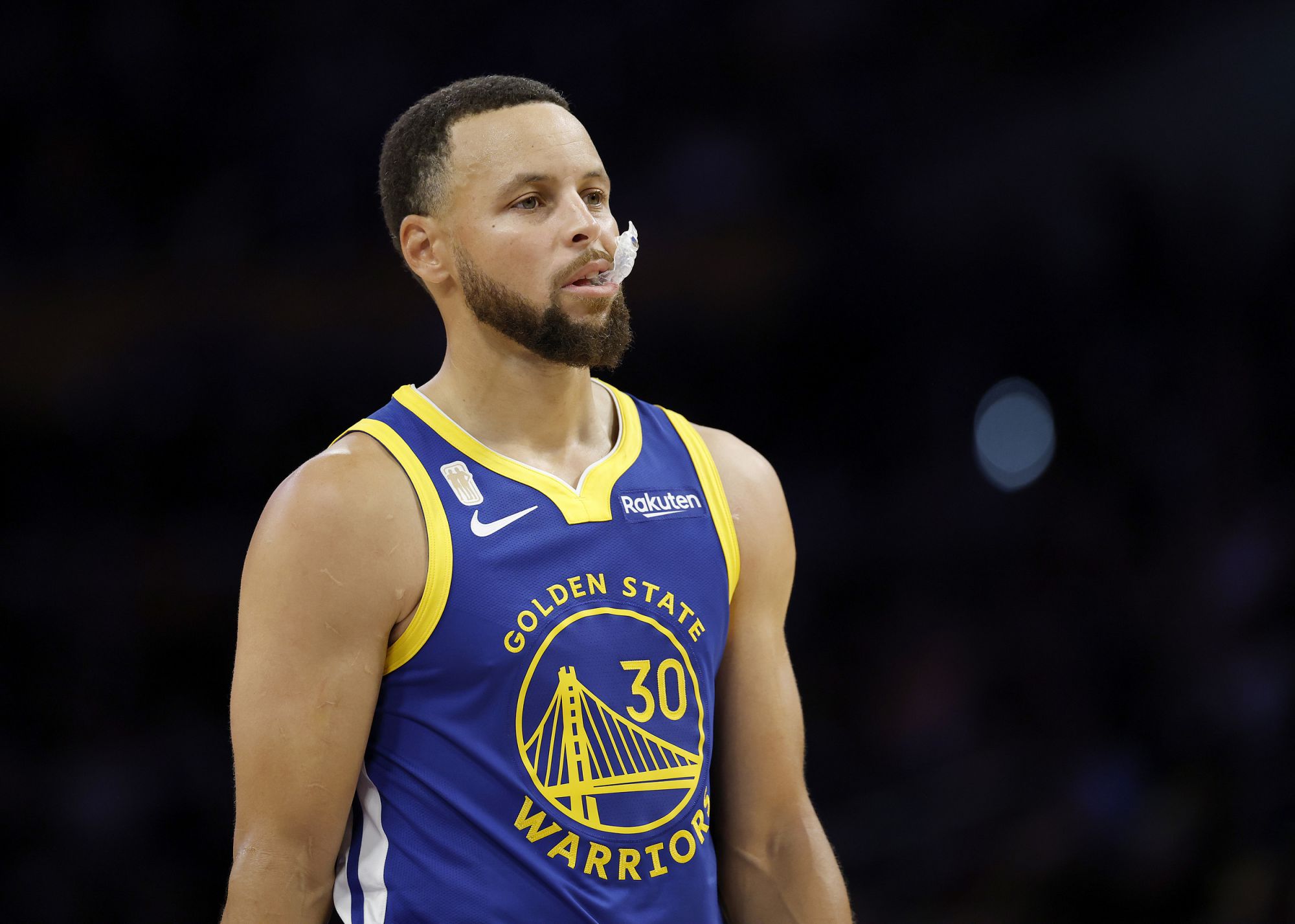 Explosiver Punktestand! Curry erzielte in 3 Minuten mehr als 12 Tore, also sage und schreibe 99 Tore, und ließ damit viele Superstars hinter sich