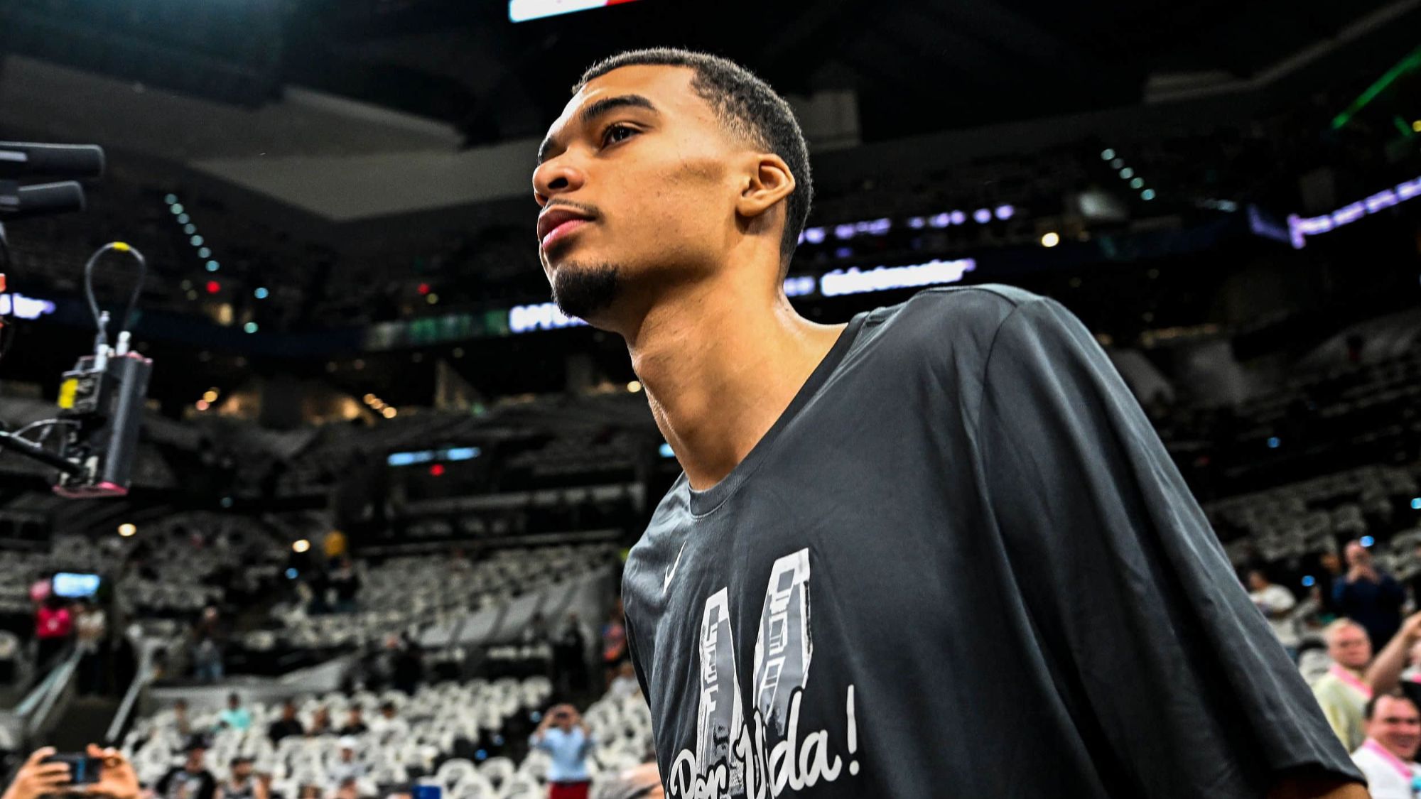 Wenbanyama erzielte in der Halbzeit 10 Punkte und holte sich 1 Rebound und stellte damit einen neuen Tiefpunkt bei den Rebounds in der ersten Saisonhälfte auf.