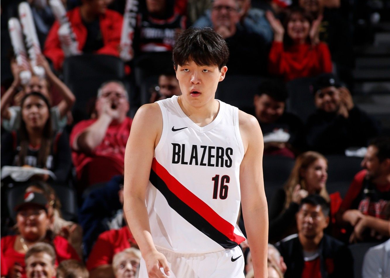 Yang Hansen erzielte in der ersten Hälfte des G-League-Spiels 6 Punkte und 5 Rebounds, mit einem Plus-Minus von -25