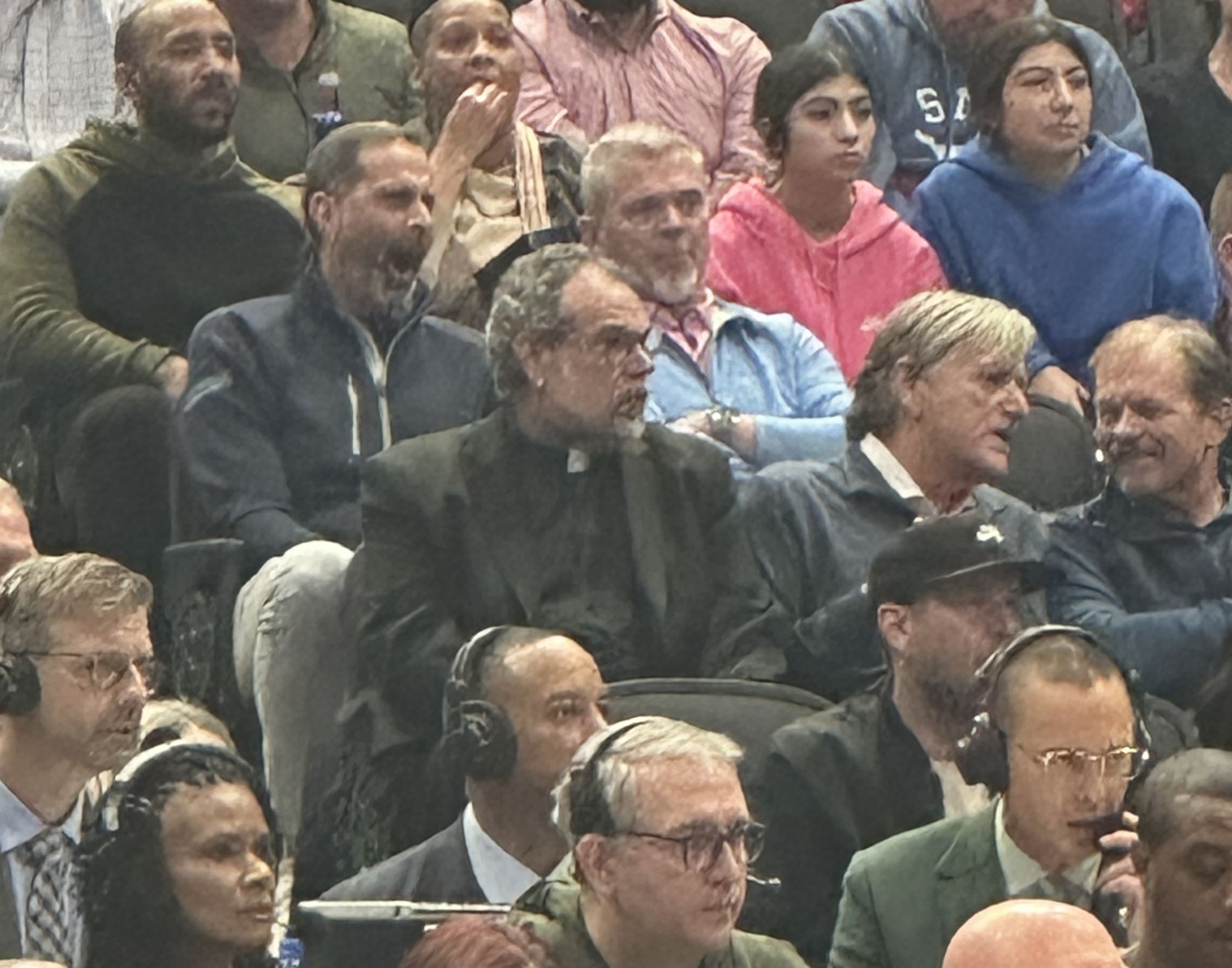 Teamreporter: Um die inneren Dämonen auszutreiben, baten die Mavericks den Pastor, auf Harrisons bisherigem Platz Platz zu nehmen