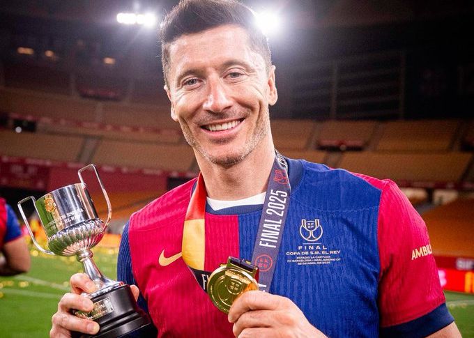 Romano: Lewandowski hat nicht darüber nachgedacht, Barcelona im Januar zu verlassen, und erwägt derzeit auch nicht die Möglichkeit, in den Ruhestand zu gehen
