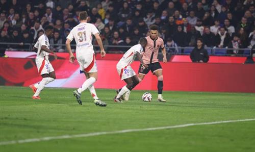 Lyon gegen Paris Saint-Germain