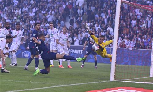 Lyon gegen Paris Saint-Germain