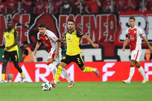 Rotterweis Essen gegen Borussia Dortmund