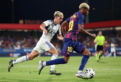 Barcelona gegen Como